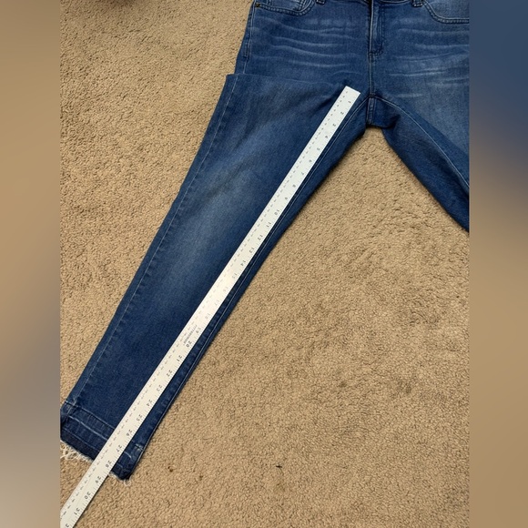 Michael Kors Women's Izzy Skinny Mid Rise Jeans Blue Denim NWT Size 6 - Picture 9 of 10